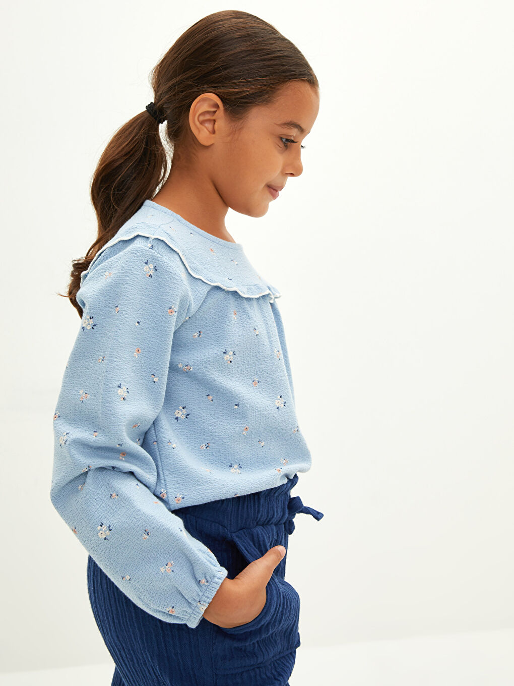 LCW Kids Тениска с кръгло деколте, отпечатана, с дълъг ръкав за момичета -W1HI76Z4-LQQ