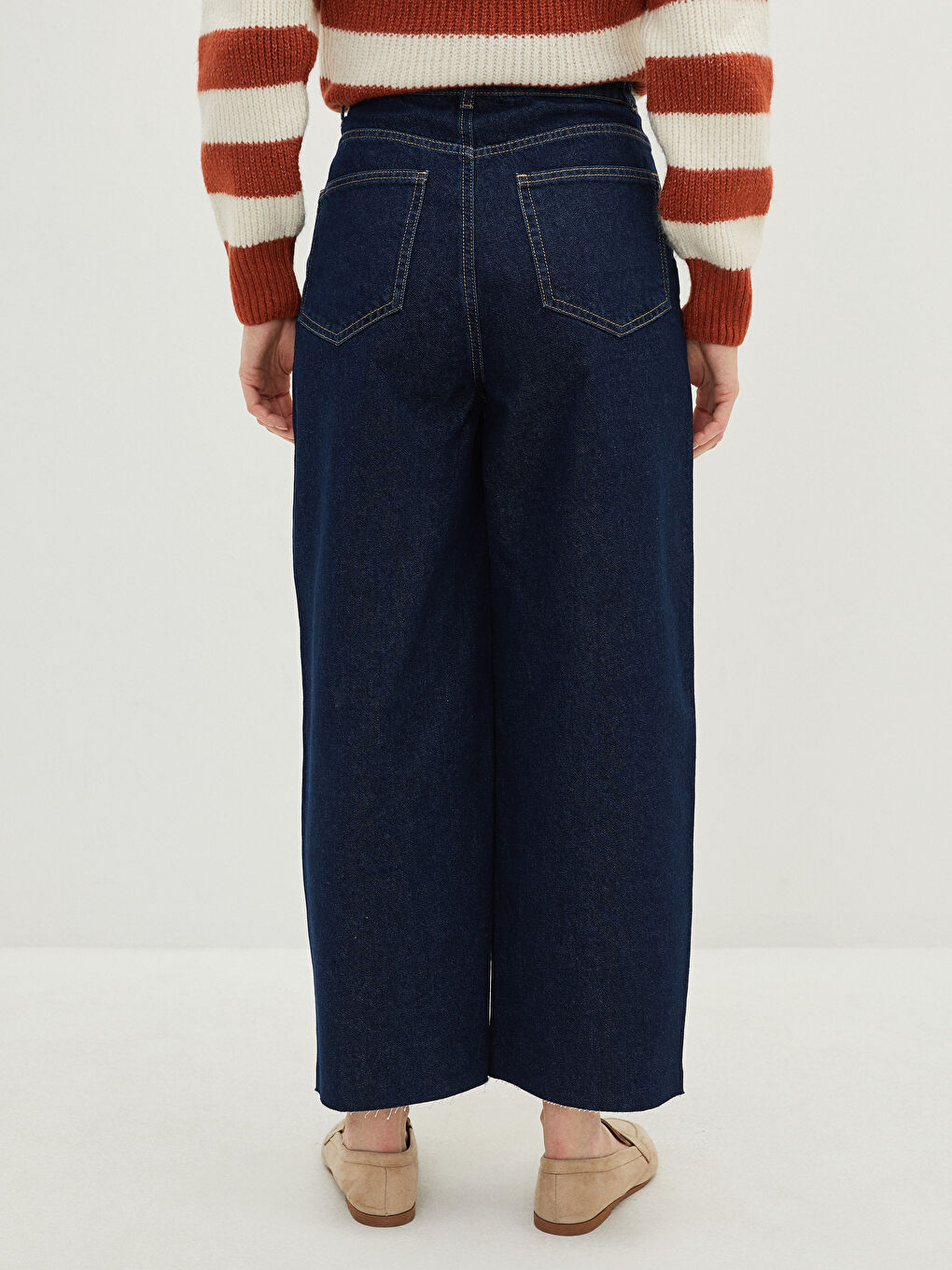 Blugi Rodeo cu Croială Standard și Picior Larg pentru Femei-3