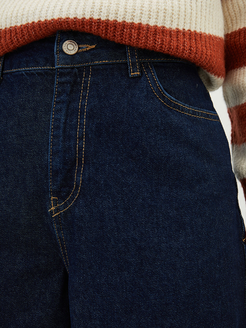 Blugi Rodeo cu Croială Standard și Picior Larg pentru Femei-4