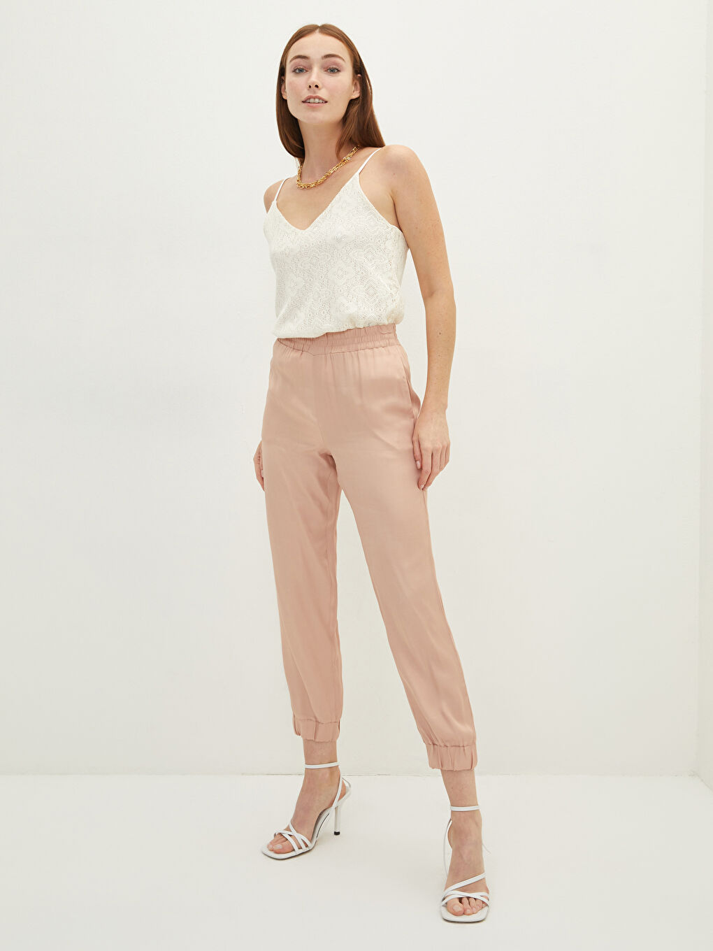 Ekru V Yaka Etnik Desenli Askılı Kadın Atlet-2