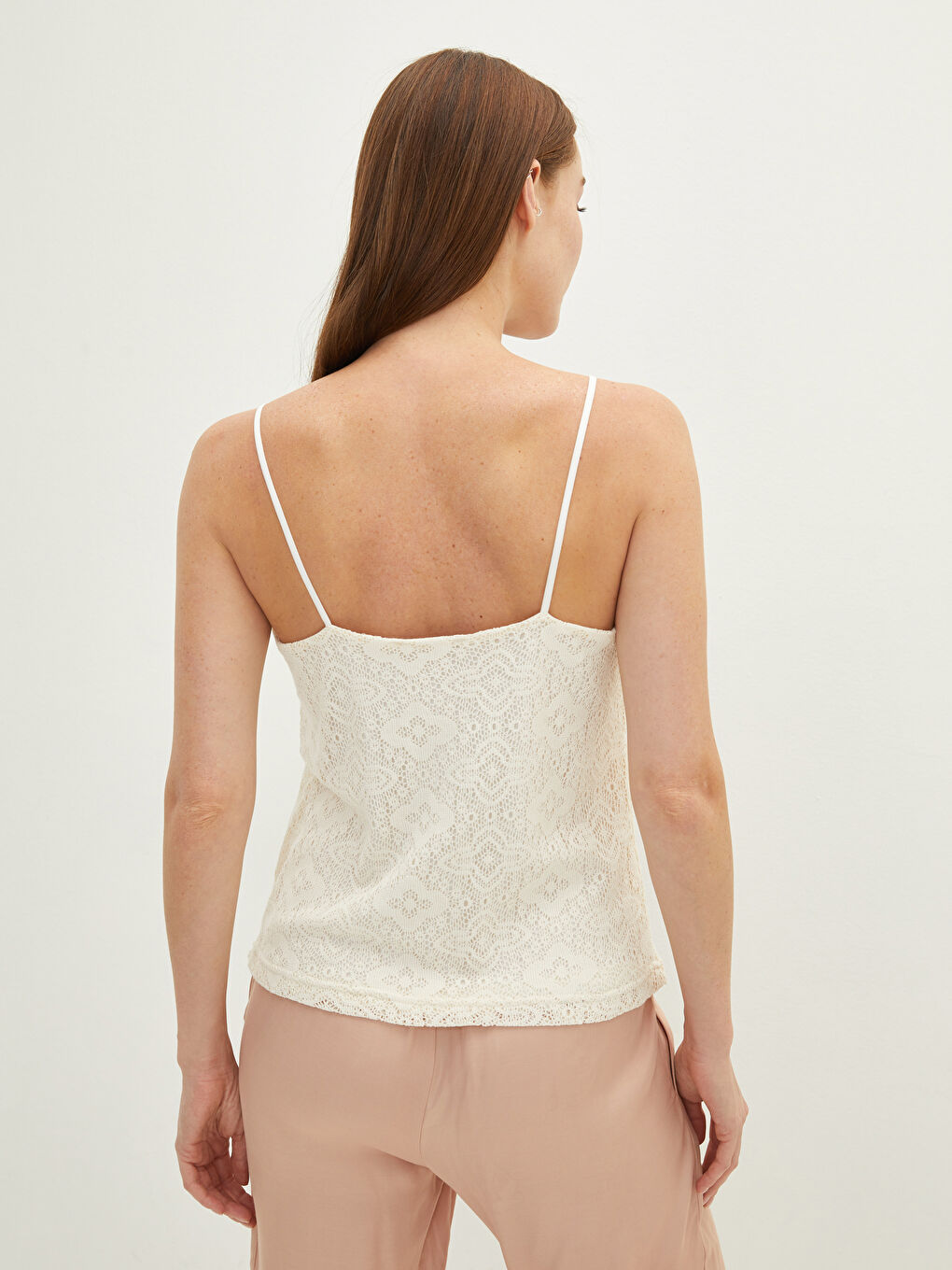 Ekru V Yaka Etnik Desenli Askılı Kadın Atlet-4