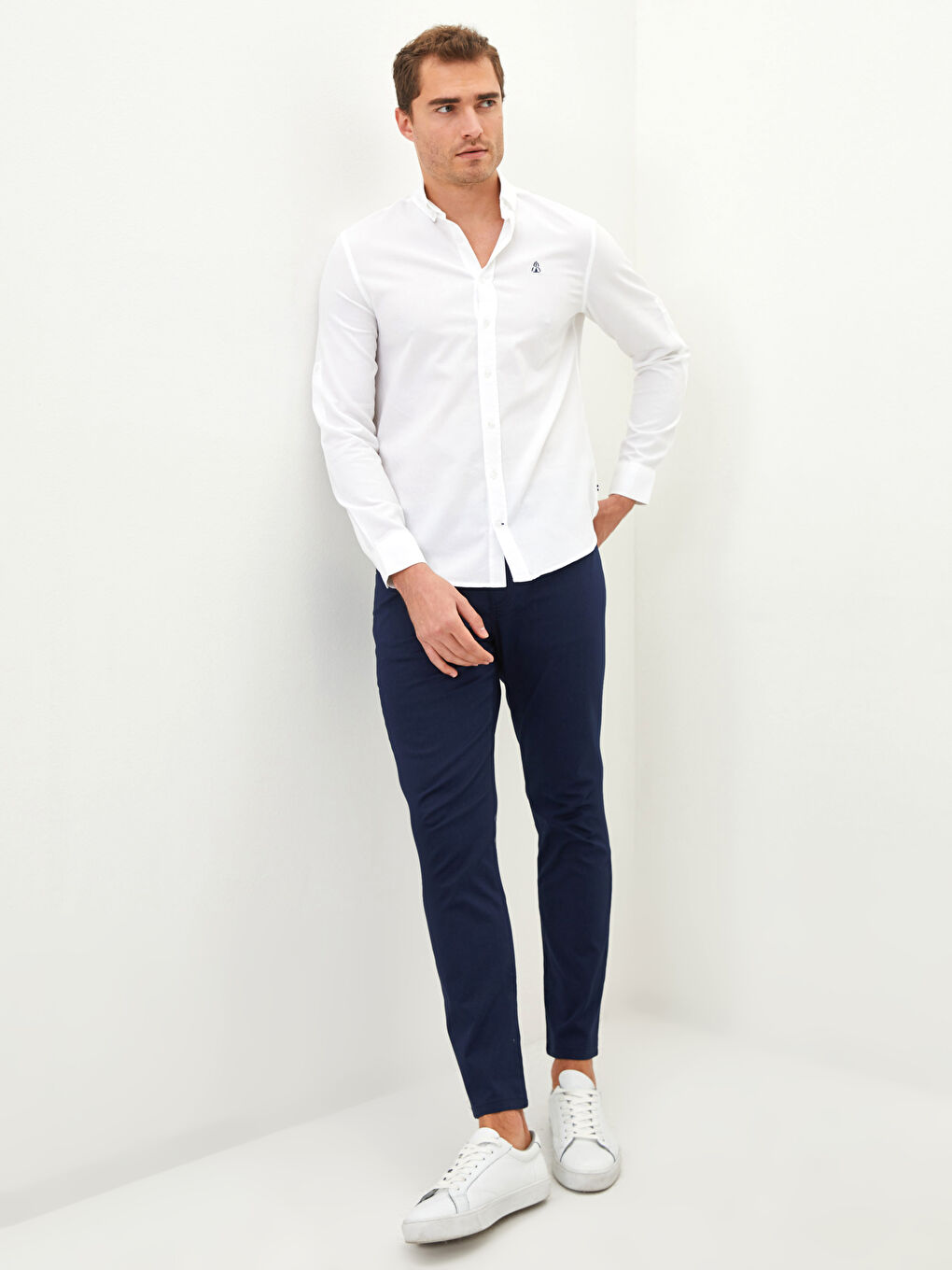 بنطلون رجالي بقصة عادية