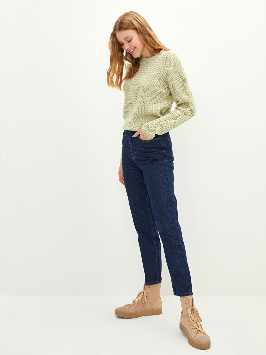 LCW Jeans پانتۆڵ جینزی ڕۆدیۆی کەمر بەرز فیتی دایکانە و وردەکاری جێب بۆ ژنان -W1HL03Z8-309