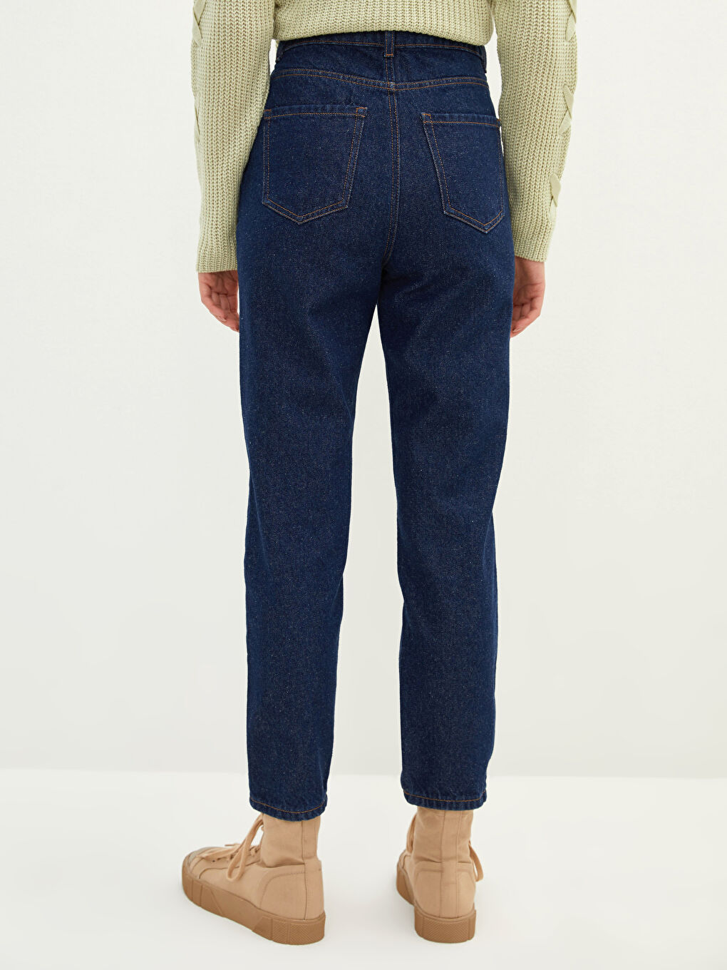 LCW Jeans پانتۆڵ جینزی ڕۆدیۆی کەمر بەرز فیتی دایکانە و وردەکاری جێب بۆ ژنان -W1HL03Z8-309