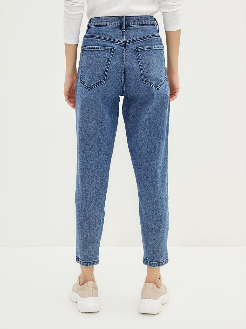 LCWAIKIKI Classic Standard Fit Pocket Detailed Women's Rodeo Jeans -W1HL20Z8-H45