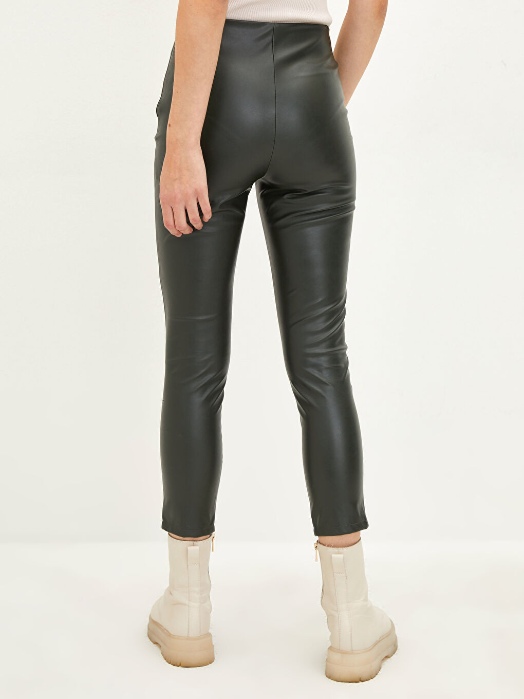 Yeşil Normal Bel Ekstra Dar Fit Deri Görünümlü Kadın Pantolon-4
