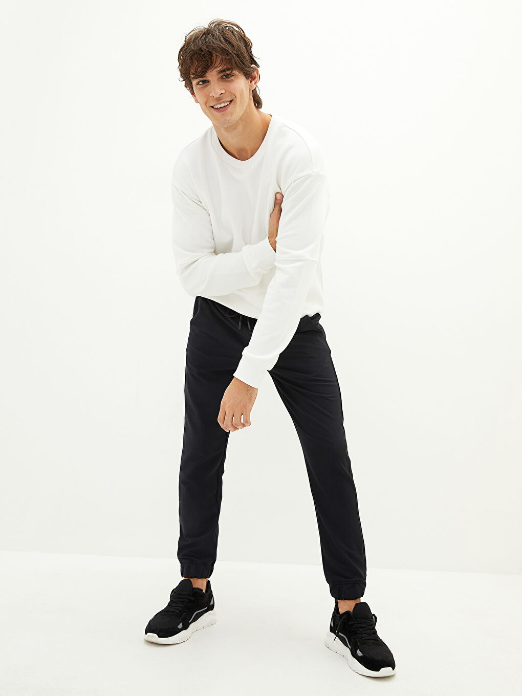 Siyah Slim Fit Erkek Jogger Pantolon-1