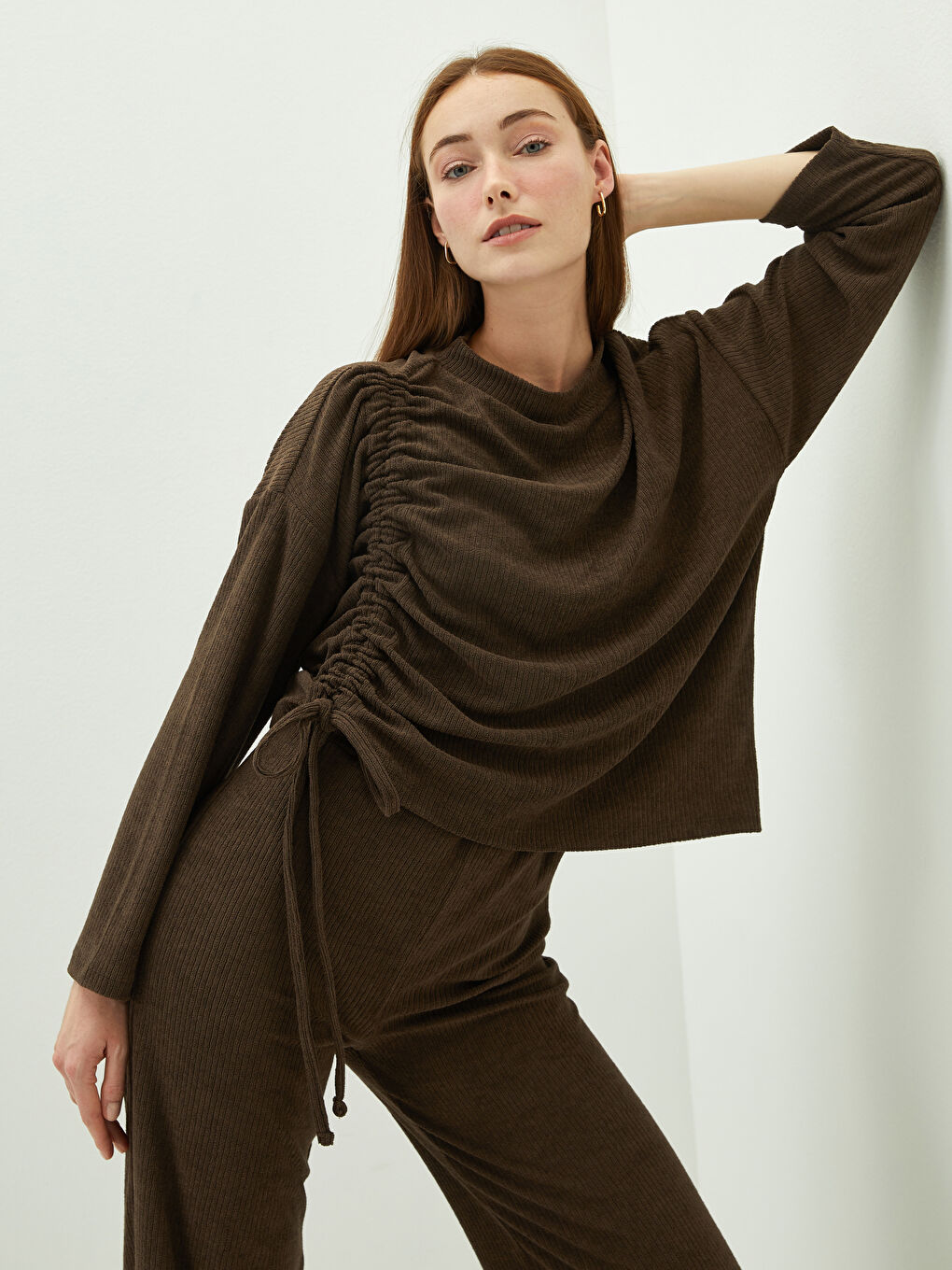 Kahverengi Bisiklet Yaka Büzgü Detaylı Uzun Kollu Kadın Kazak