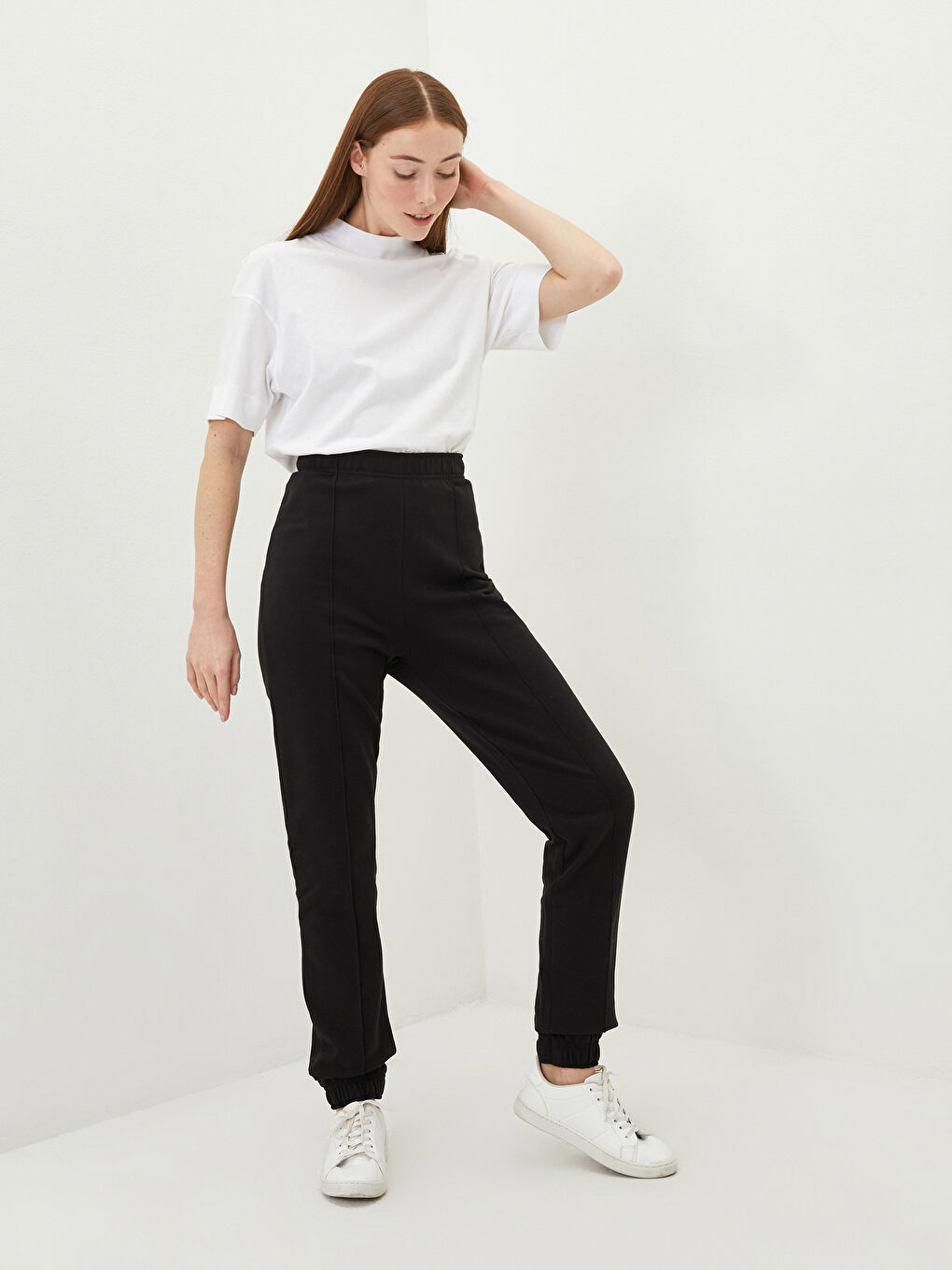 LCWAIKIKI Basic Γυναικεία Παντελόνια Φούτερ Joggers με Ελαστική Μέση και Απλό Σχέδιο -W1HM03Z8-CVL
