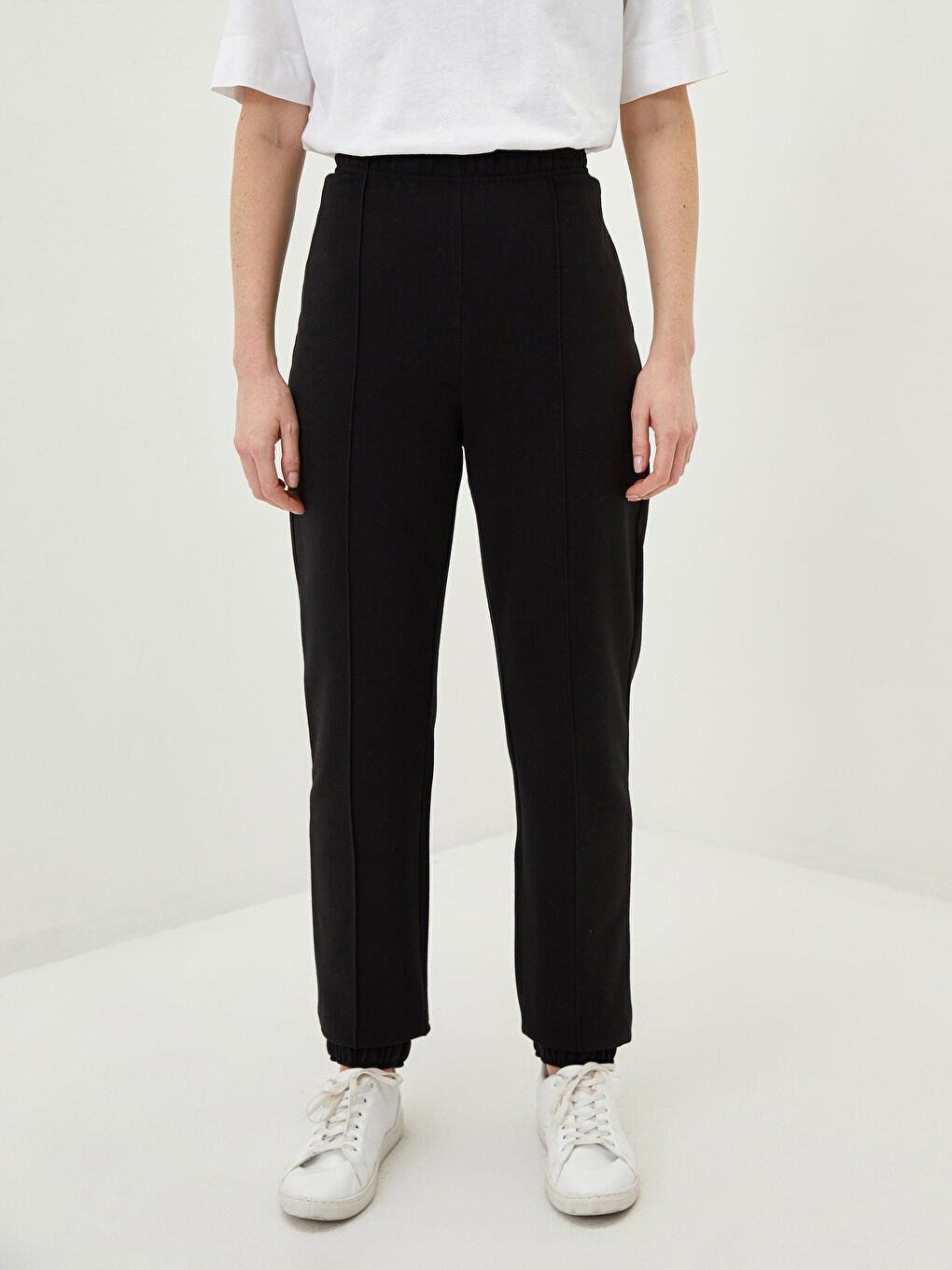 LCWAIKIKI Basic Γυναικεία Παντελόνια Φούτερ Joggers με Ελαστική Μέση και Απλό Σχέδιο -W1HM03Z8-CVL
