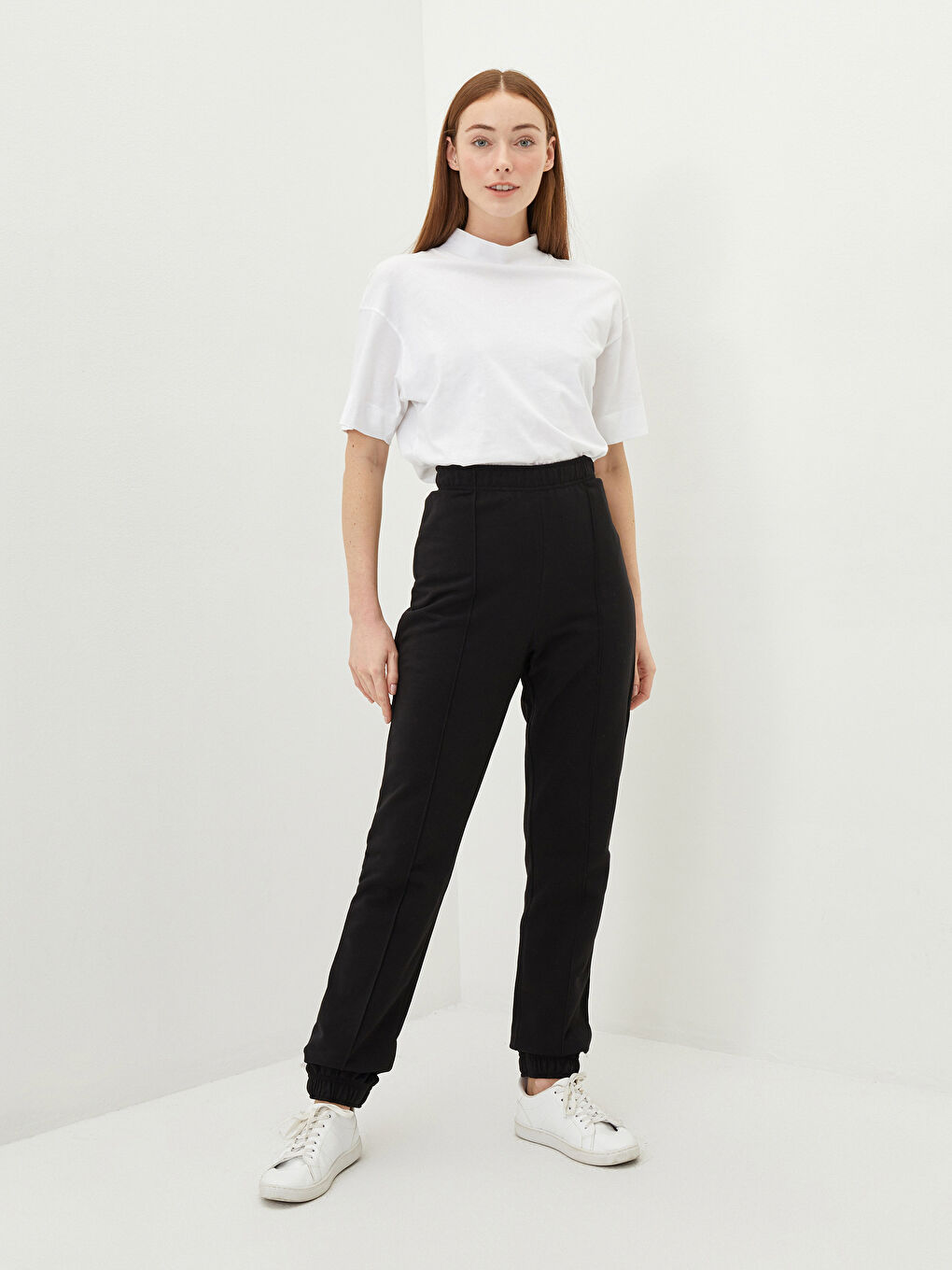 LCWAIKIKI Basic Γυναικεία Παντελόνια Φούτερ Joggers με Ελαστική Μέση και Απλό Σχέδιο -W1HM03Z8-CVL