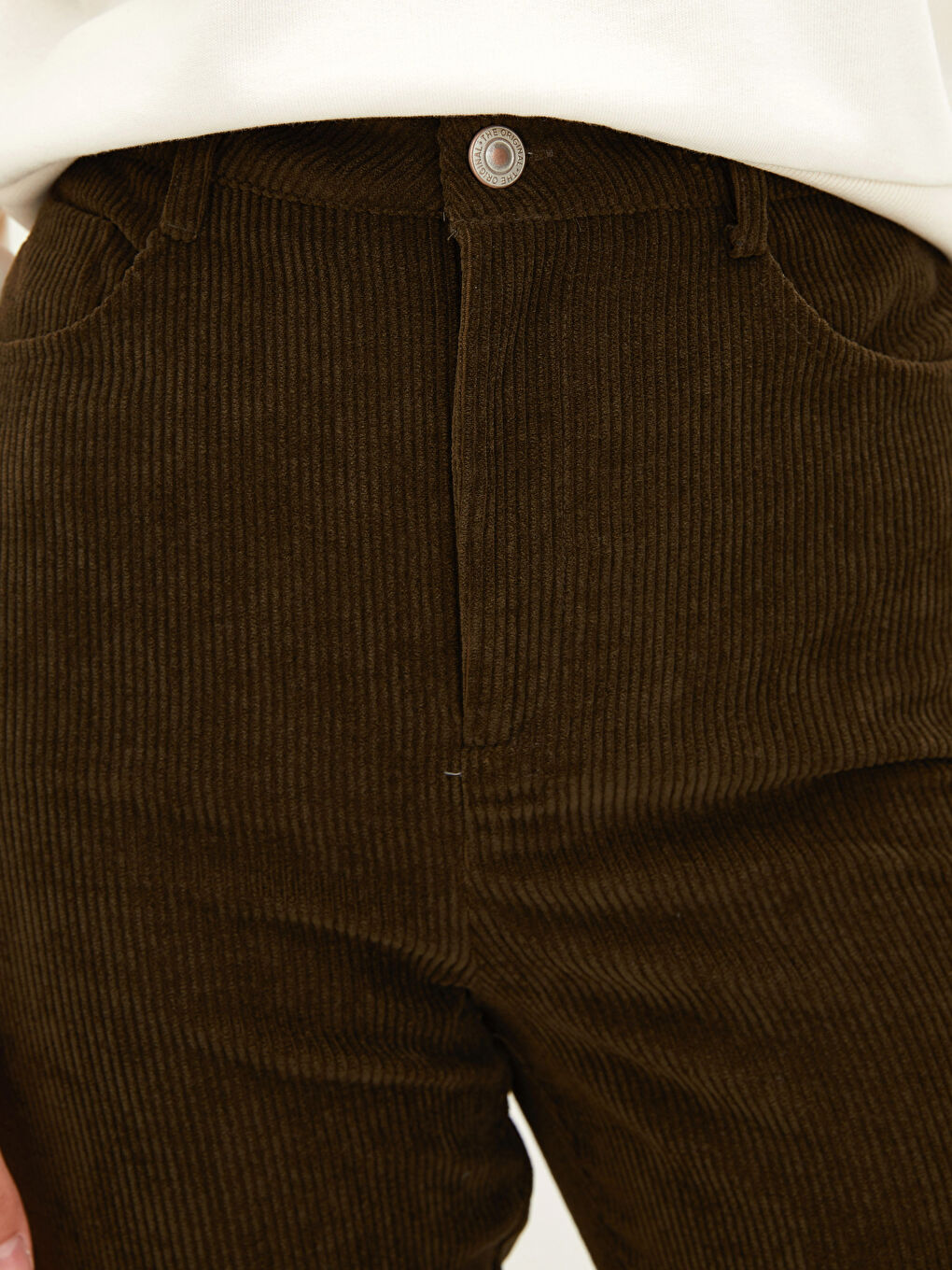 Standard Fit Ankle-Length Pocket Detailed Women's Velvet Trousers-3