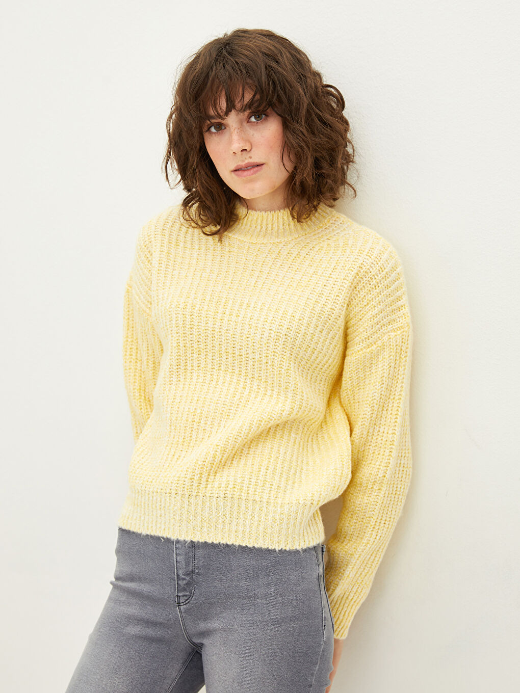 Свитер из трикотажа с полуводолазкой для женщин-1