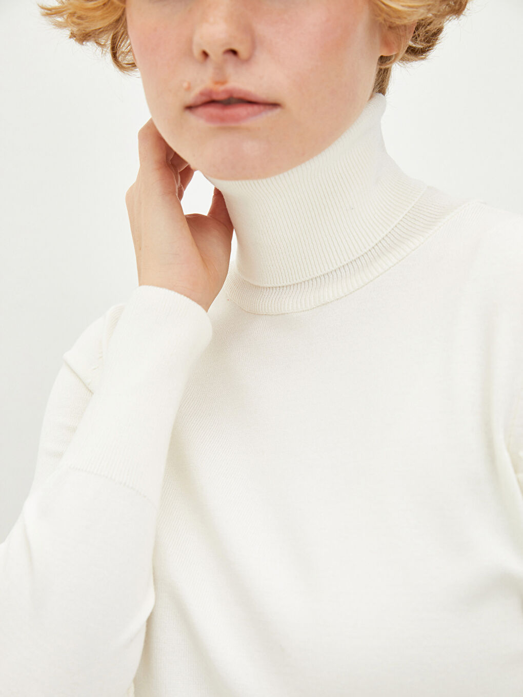 Pull-over Uni à Manches Longues pour Femmes en Tricot avec Col roulé-3