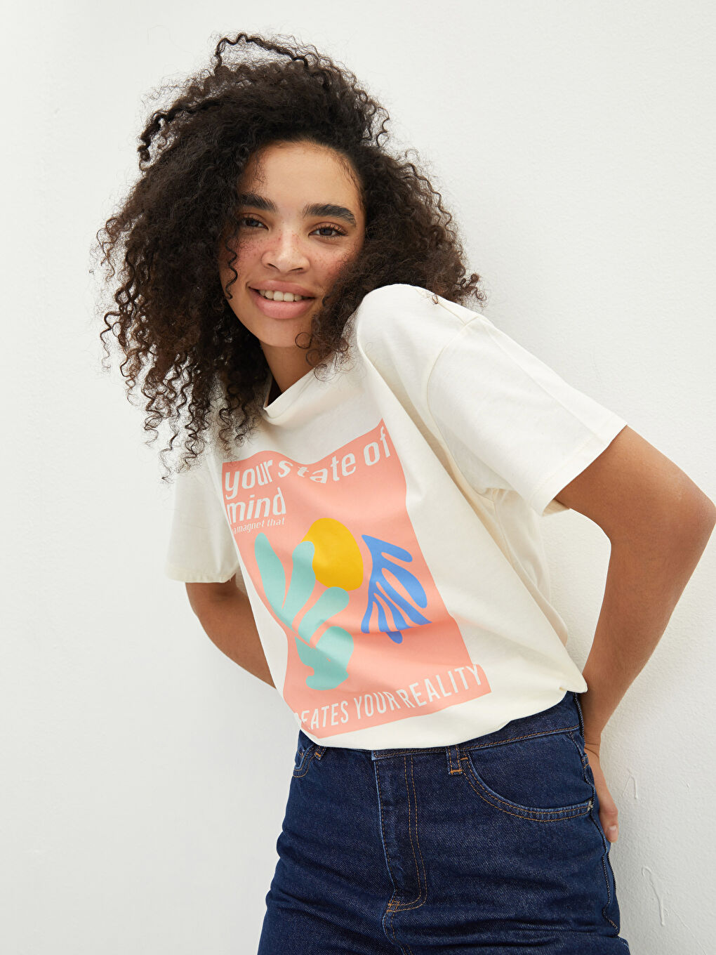 Bej Bisiklet Yaka Baskılı Kısa Kollu Kadın Tişört