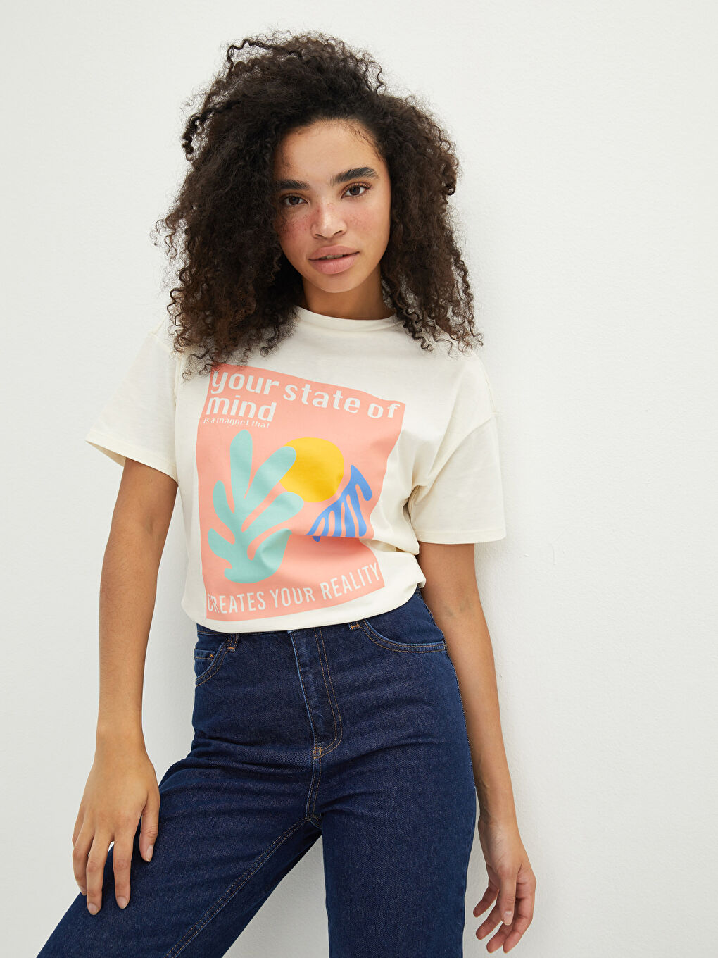 Bej Bisiklet Yaka Baskılı Kısa Kollu Kadın Tişört-1