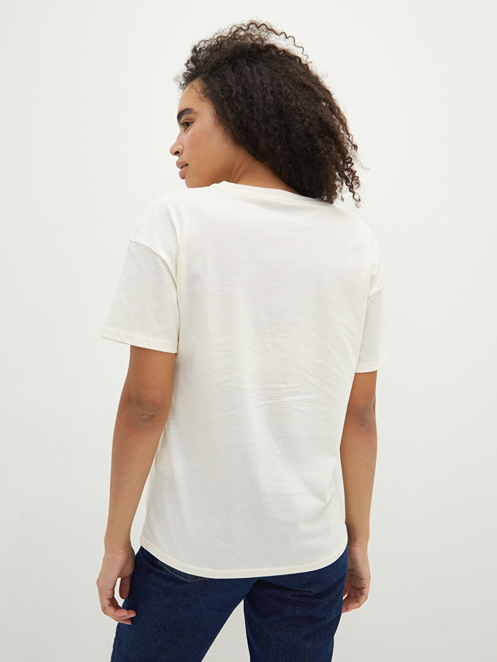 Bej Bisiklet Yaka Baskılı Kısa Kollu Kadın Tişört-4