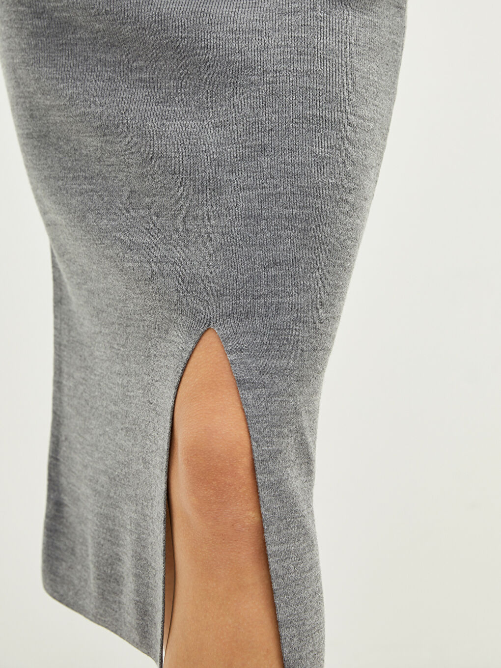 LC Waikiki Women's Elasticated Waist Plain Knitwear Skirt -W1HO28Z8-D5P