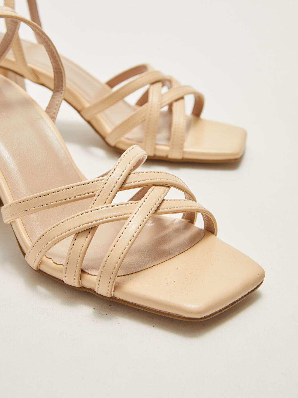 Sandales à Talons en Similicuir à Bandes Croisées pour Femmes-4