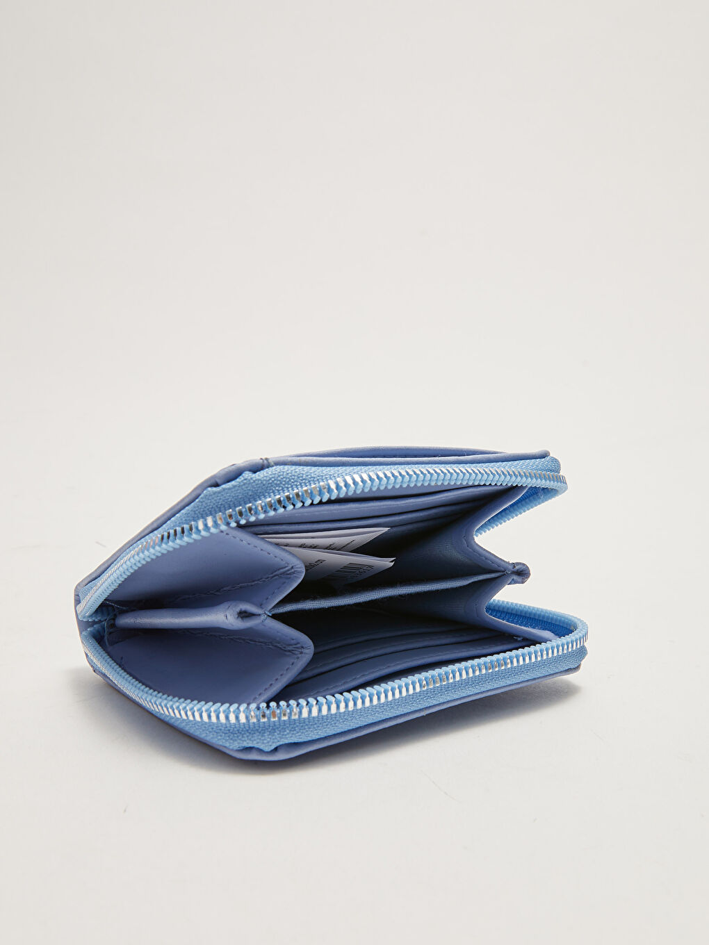 محفظة للسيدات بتفاصيل علامة جلدية-1