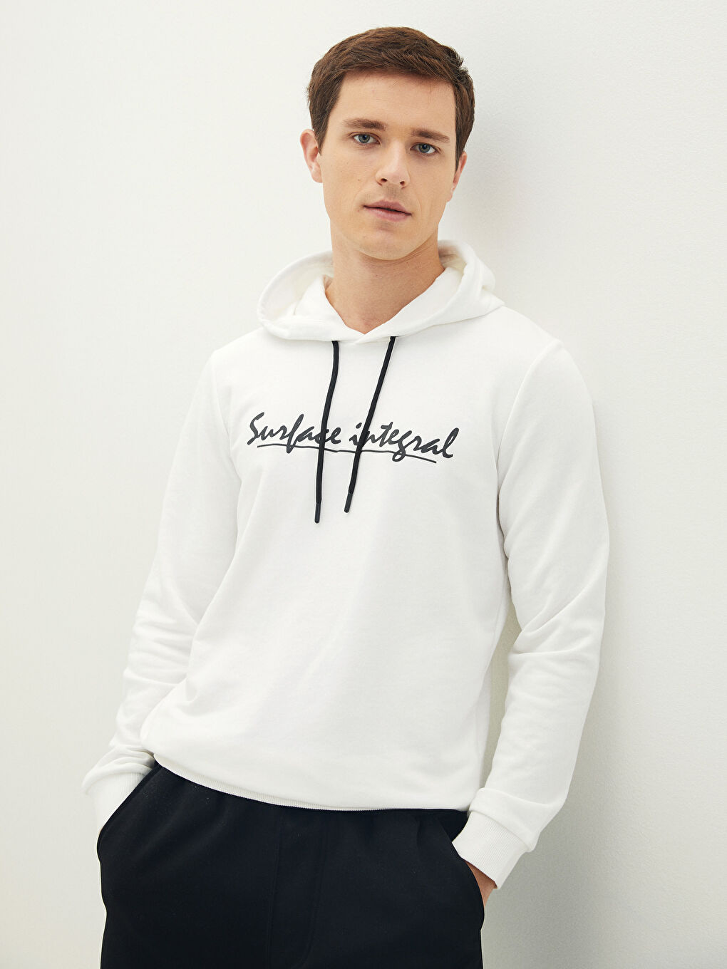 Beyaz Uzun Kollu Baskılı Erkek Hoodie