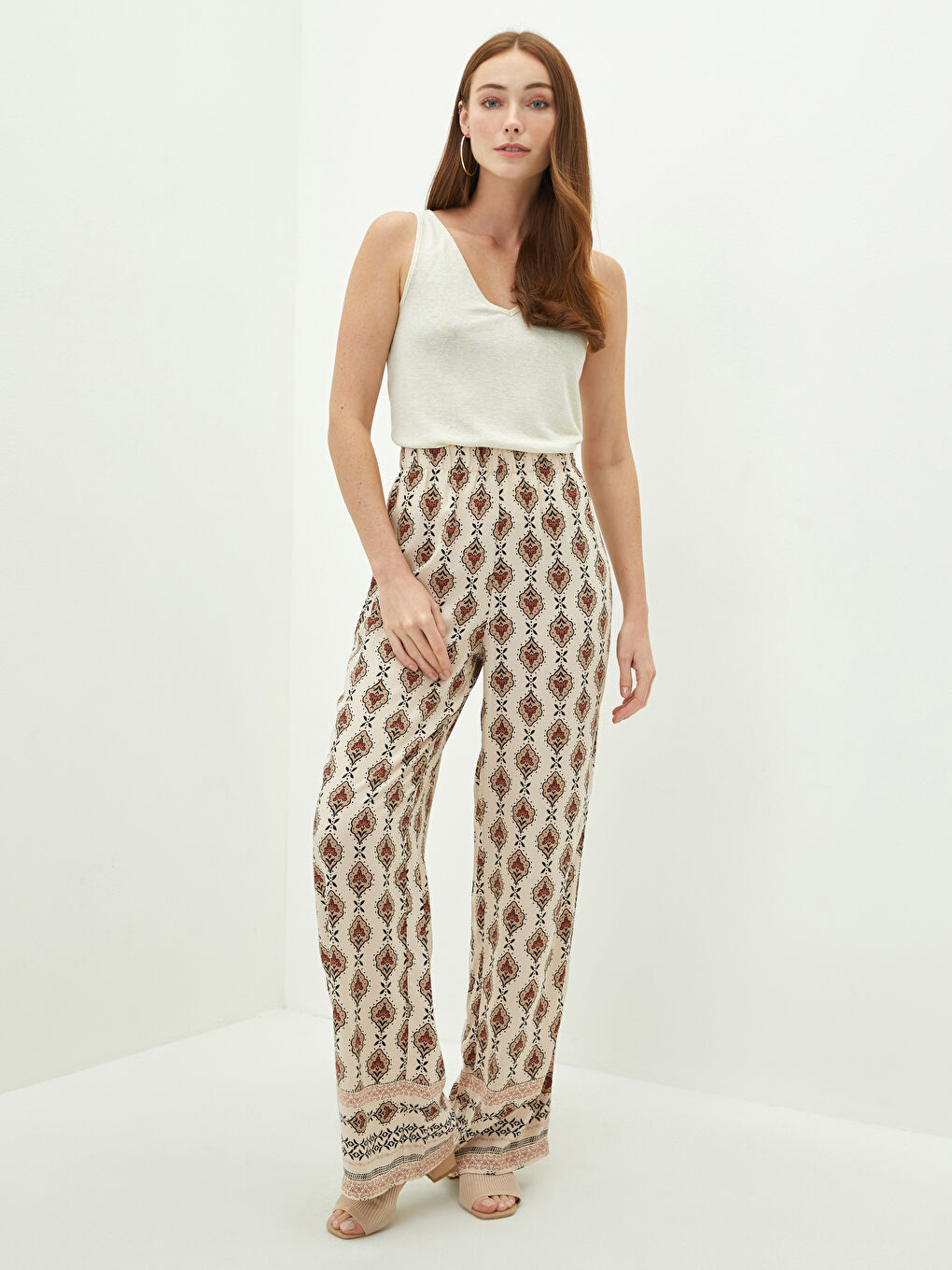 Kırmızı Beli Lastikli Etnik Desenli Geniş Paça Viskon Kadın Pantolon