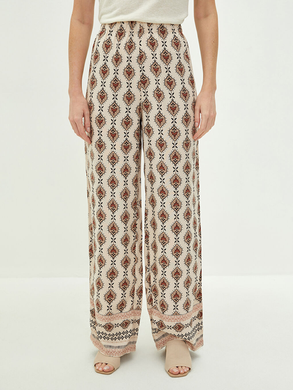 Kırmızı Beli Lastikli Etnik Desenli Geniş Paça Viskon Kadın Pantolon-2