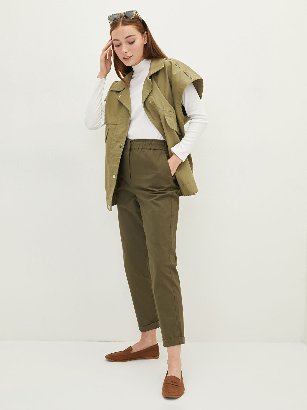 Haki Beli Lastikli Düz Cep Detaylı Kadın Pantolon