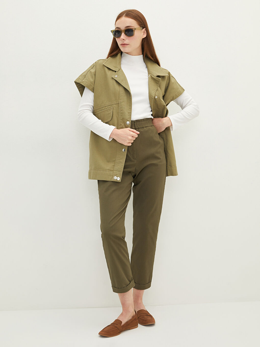 Haki Beli Lastikli Düz Cep Detaylı Kadın Pantolon-1