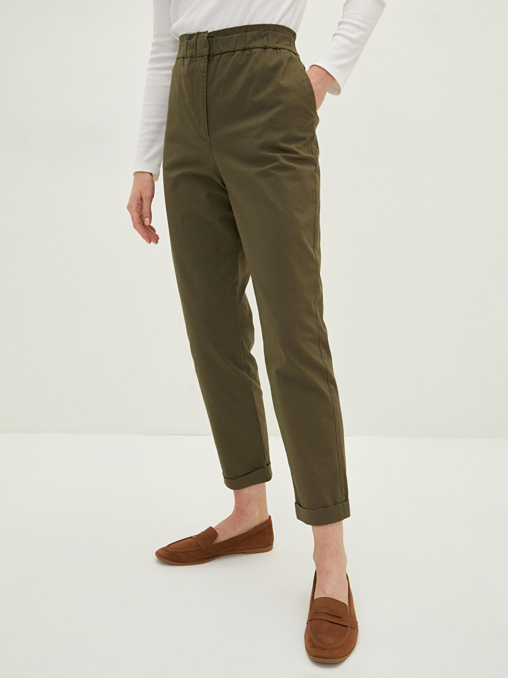 Haki Beli Lastikli Düz Cep Detaylı Kadın Pantolon-3