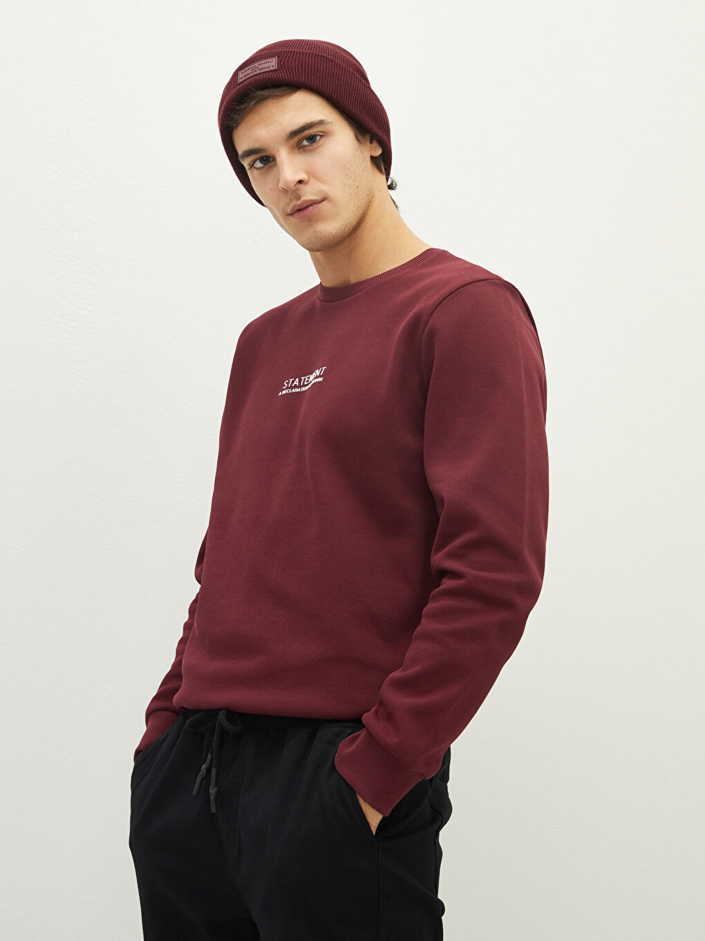 Ерлерге арналған ұзын жең дөңгелек жағалы принтті свитшот