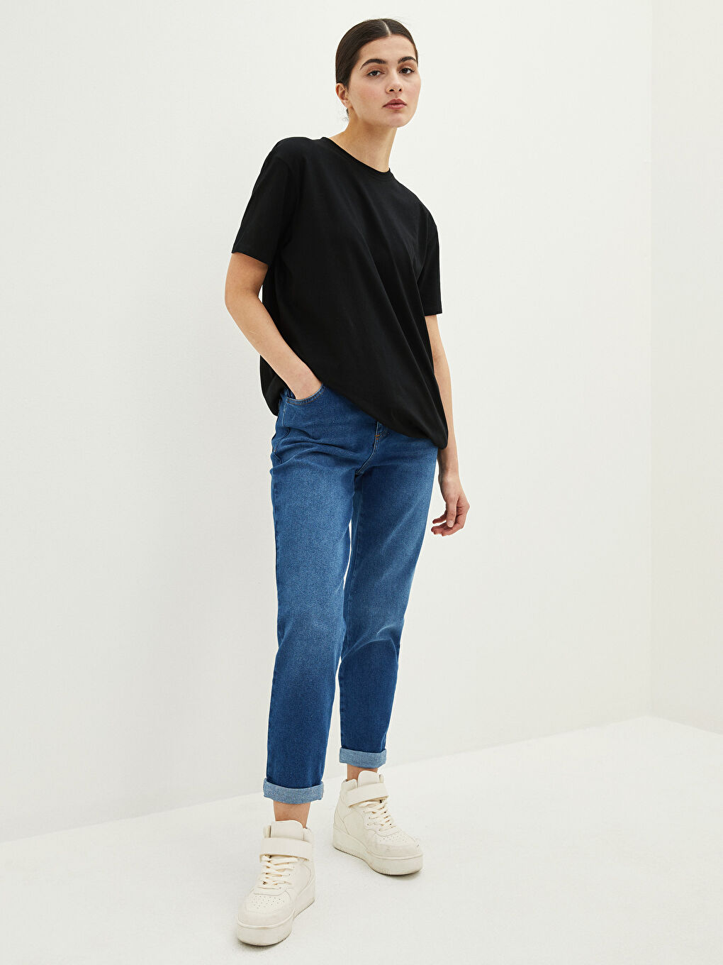 جينز موم فيت بتفاصيل الجيوب نساء روديو-2