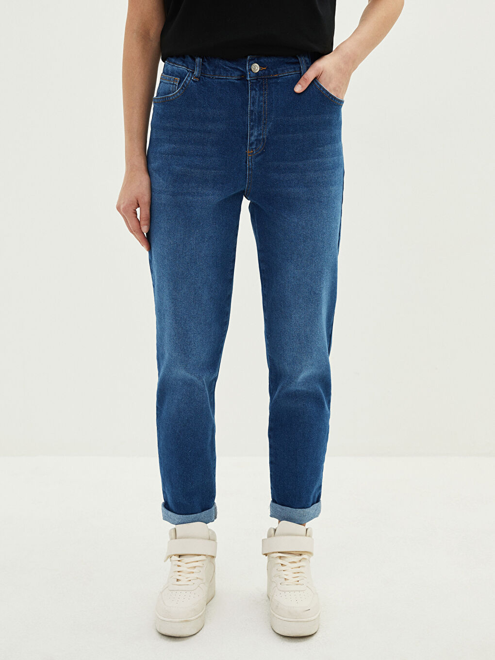 جينز موم فيت بتفاصيل الجيوب نساء روديو-3