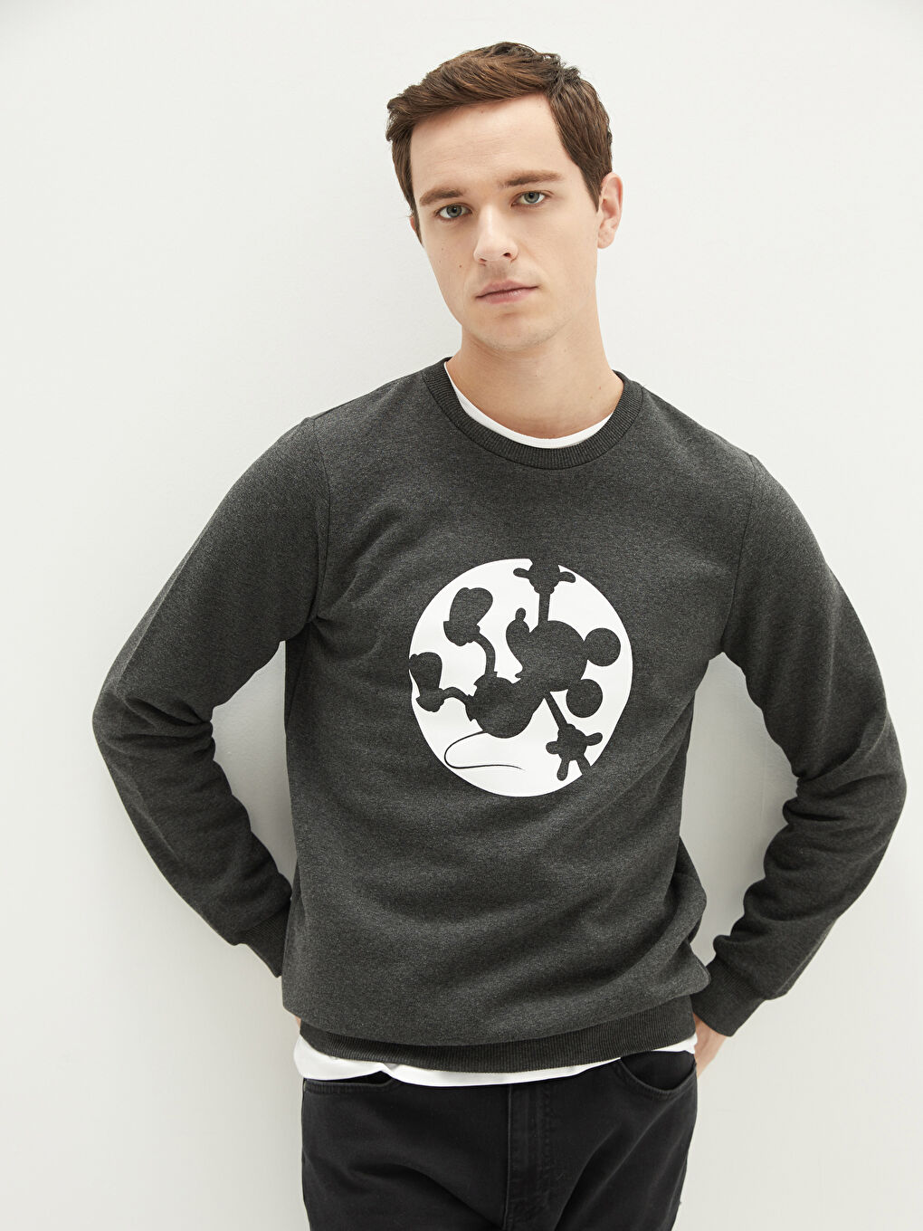Antrasit Bisiklet Yaka Uzun Kollu Mickey Mouse Baskılı Erkek Kalın Sweatshirt-1