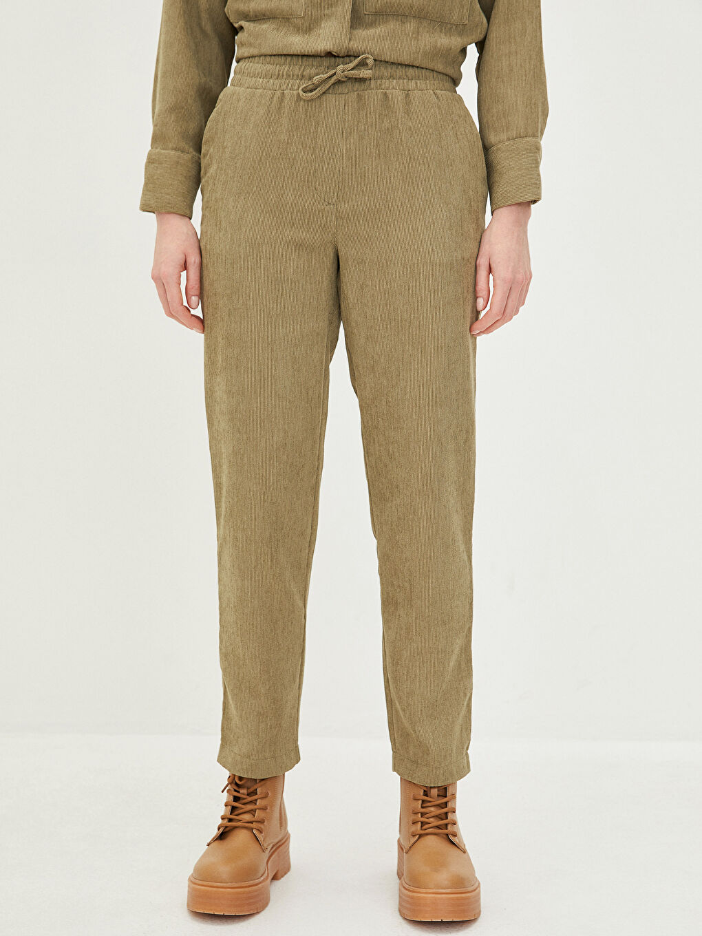 Haki Beli Lastikli Rahat Kalıp Düz Kadife Kadın Pantolon-2