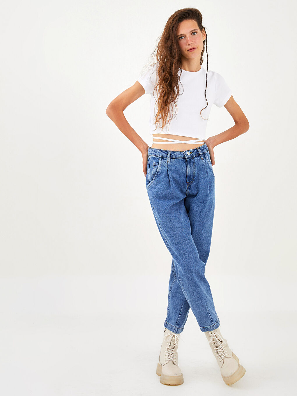 Beyaz Bisiklet Yaka Düz Kısa Kollu Pamuklu Kadın Bluz-4