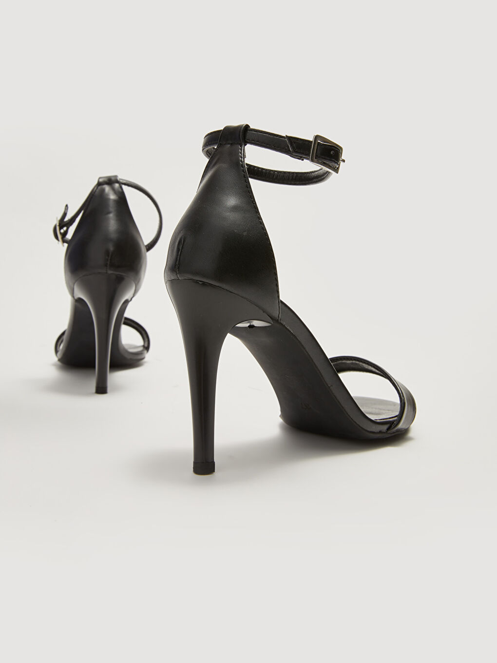 طالون عالي نسائي ب سْتراب واحد و بْكلة ف الكاحل-3