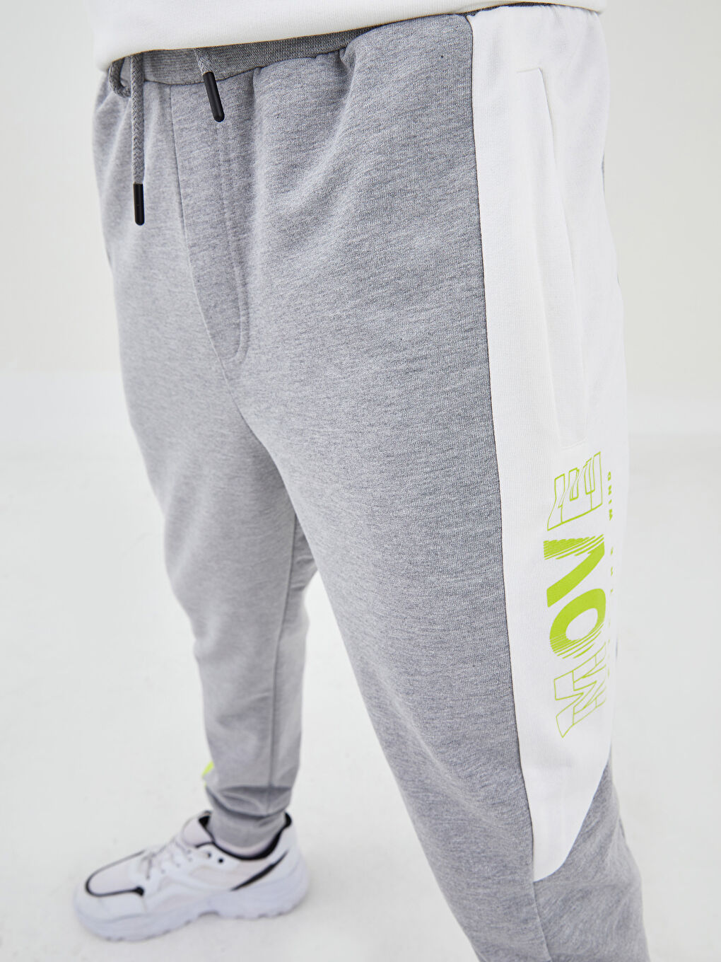 Gri Standart Kalıp Erkek Jogger Eşofman Altı-3