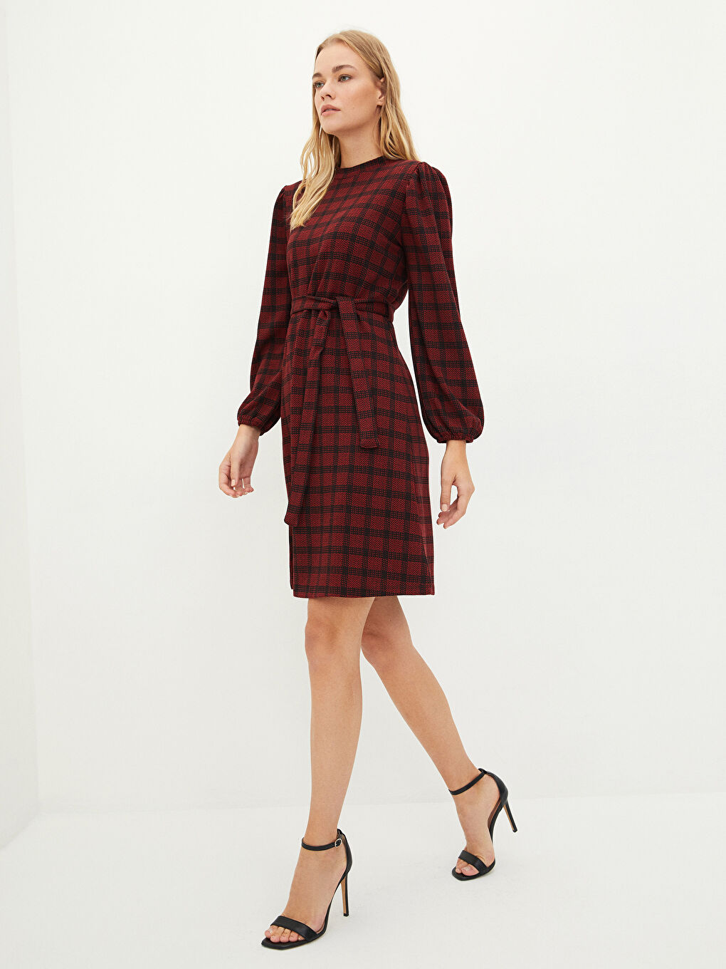 Kırmızı Dik Yaka Ekose Beli Kuşaklı Uzun Kollu Kadın Elbise-1