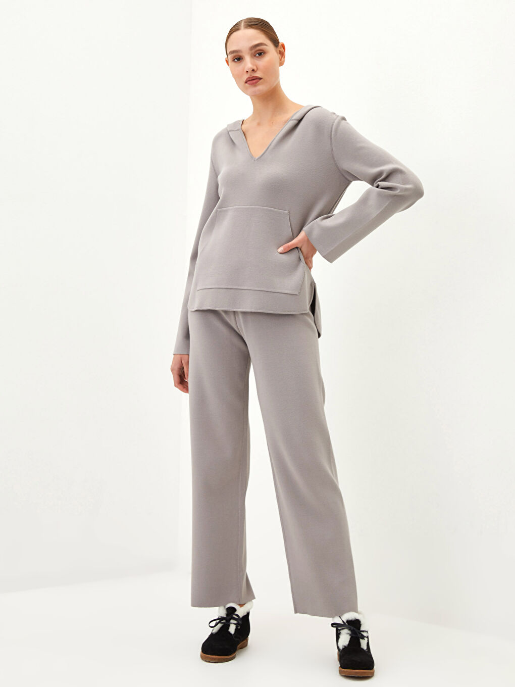 Ženske pantalone od trikotaže sa elastičnim strukom i jednostavnim dezenom-1