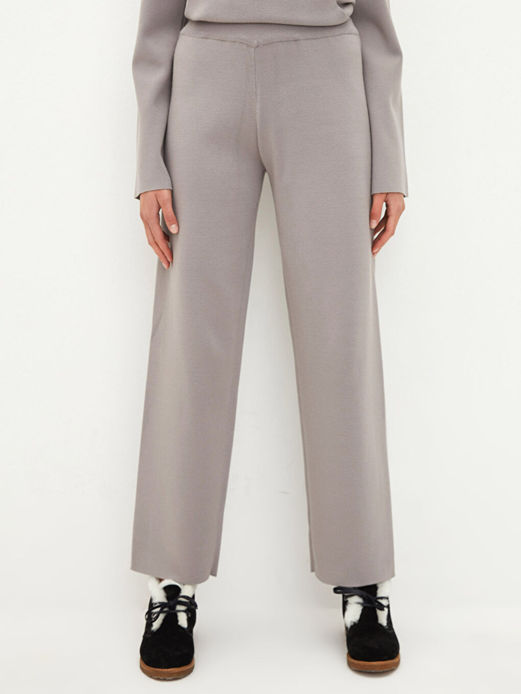 Ženske pantalone od trikotaže sa elastičnim strukom i jednostavnim dezenom-3