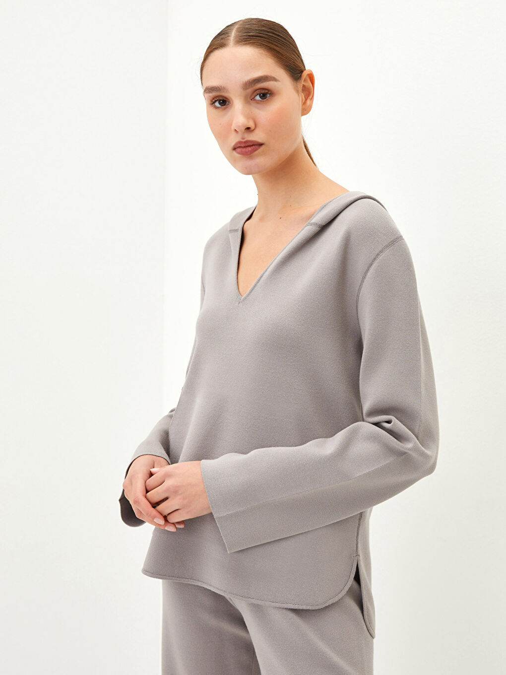 Gri Kapüşonlu Düz Uzun Kollu Kadın Triko Kazak-2