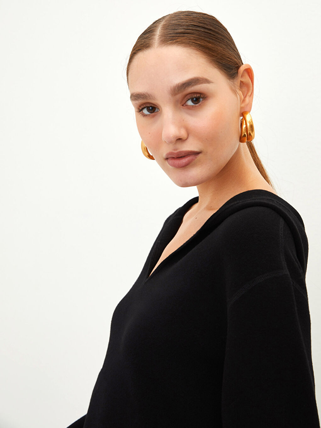 Siyah Kapüşonlu Düz Uzun Kollu Kadın Triko Kazak-3