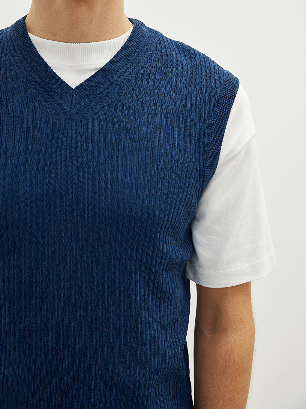 Gilet Pull Droit Sans Manches Encolure en V pour Hommes-2