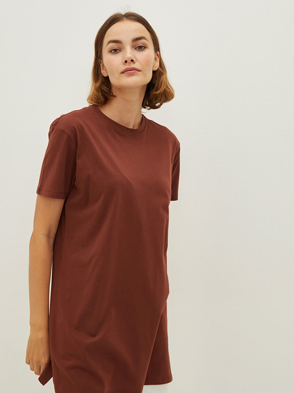 Kahverengi Bisiklet Yaka Düz Kısa Kollu Pamuklu Kadın Tunik