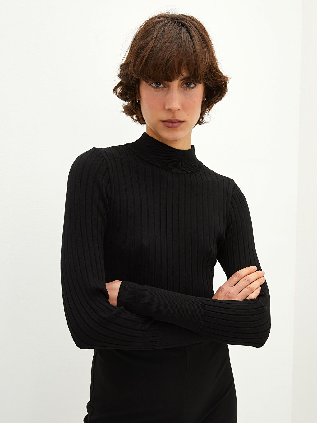 Siyah Yarım Balıkçı Yaka Kadın Triko Kazak-1