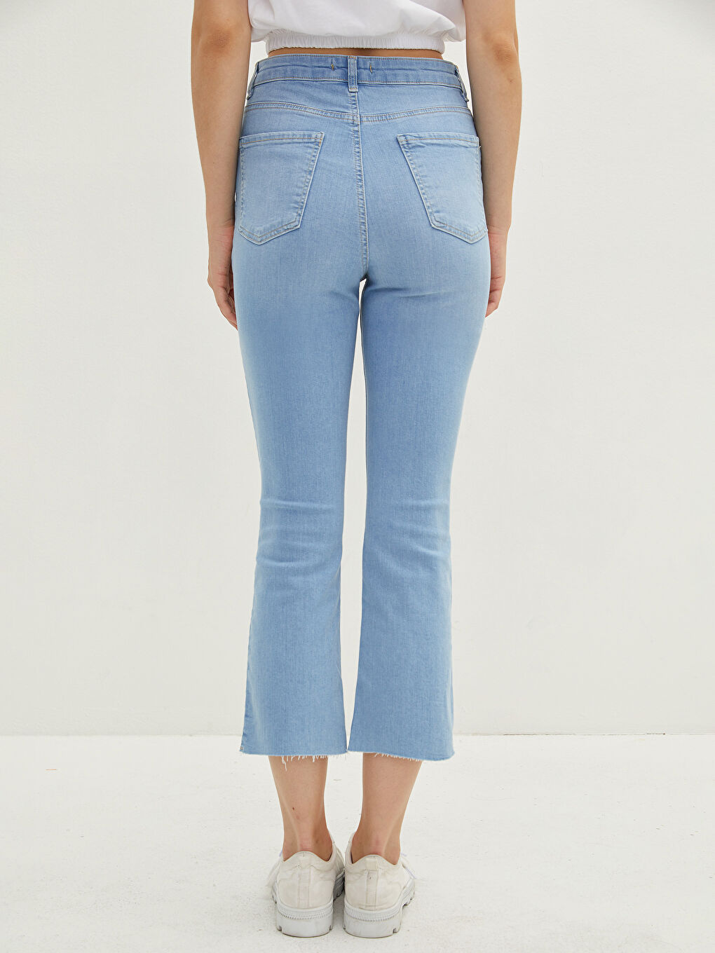 Standard Fit Pocket Detailed Women's Rodeo Jeans-4