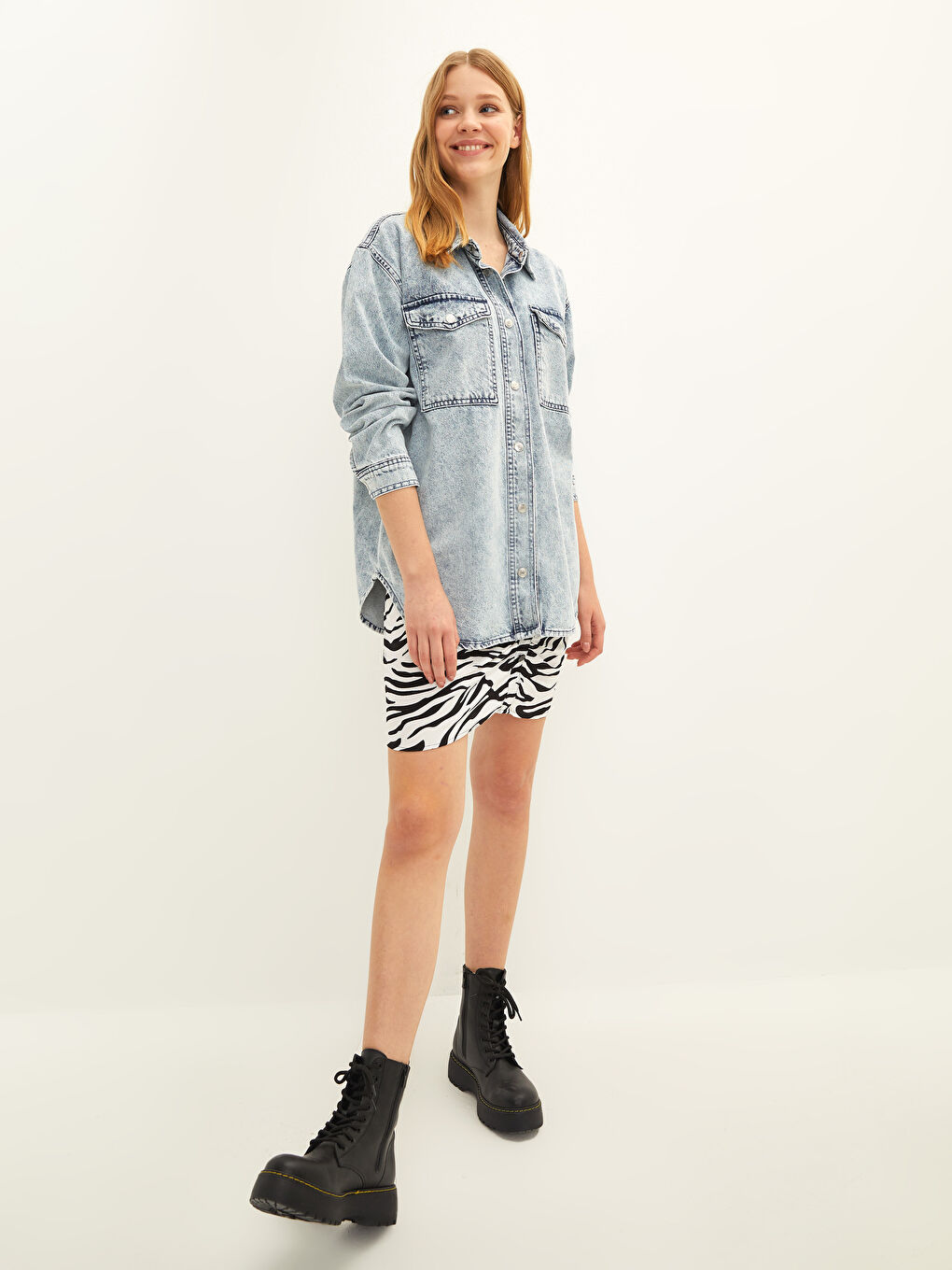 İndigo Gömlek Yaka Düz Uzun Kollu Cep Detaylı Rodeo Kadın Jean Ceket-2