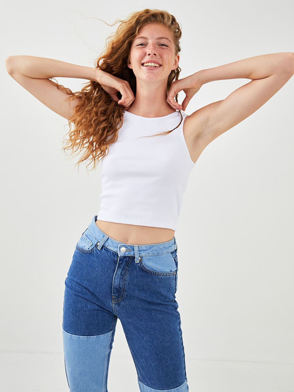 Women's U Neck Straight Sleeveless Crop-1