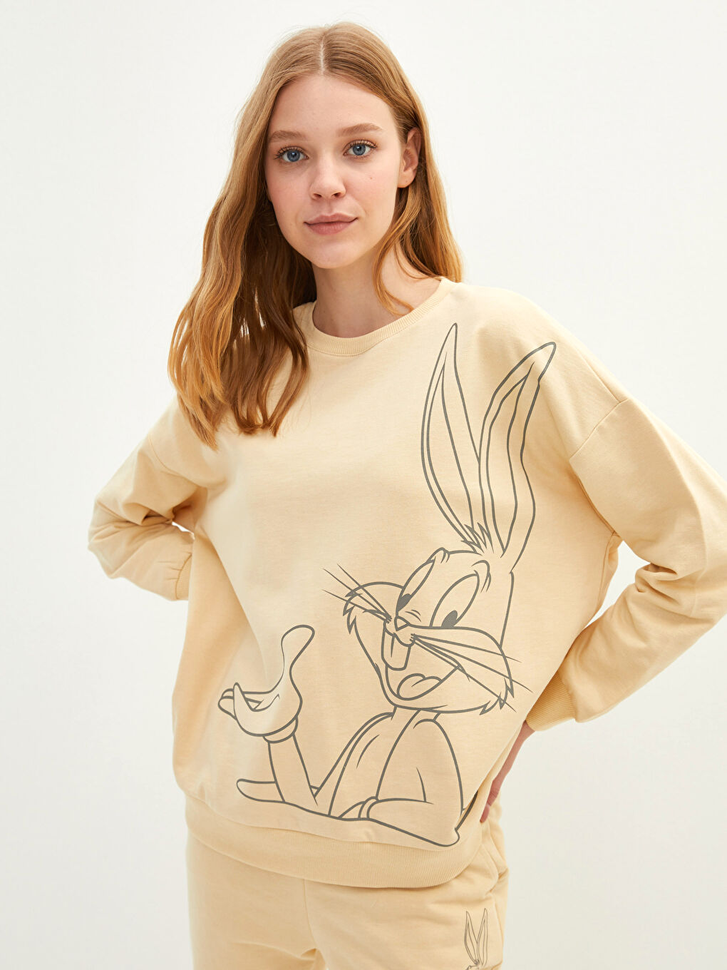 LCW Vision Bej Bisiklet Yaka Bugs Bunny Baskılı Uzun Kollu Kadın Sweatshirt - 1